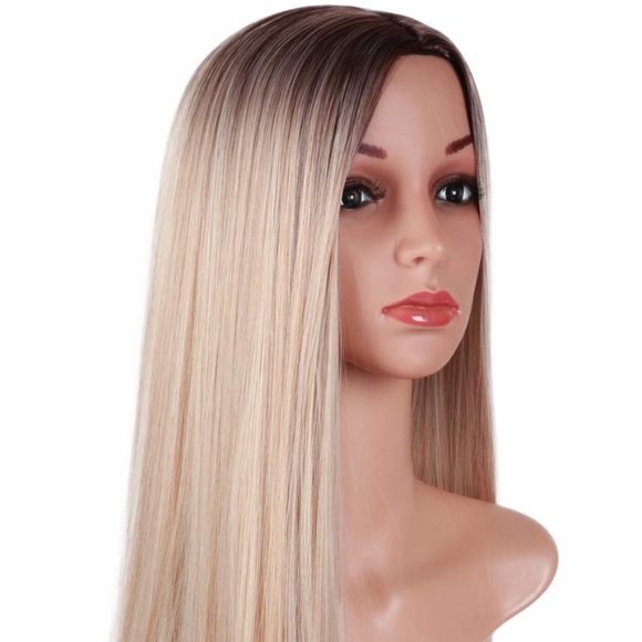 ✨Randy 22” Ash blond Ombré MIDDLE PART WIG *NWT* ✨ main image 4
